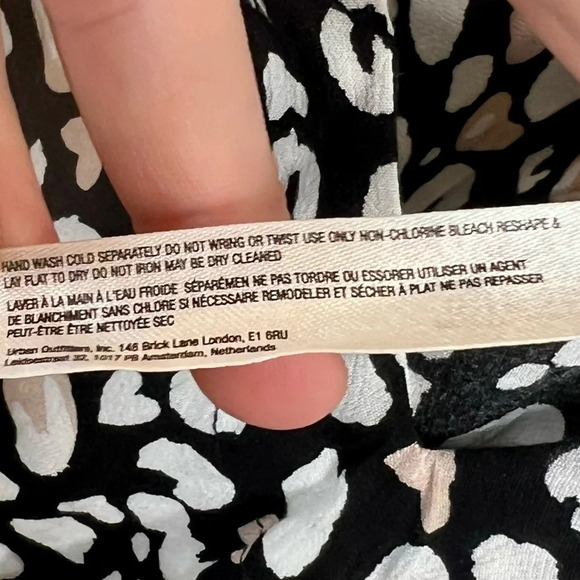 Free People Women's Bare It All Black Animal Print Bodysuit Size M Lace NEW - Picture 8 of 12